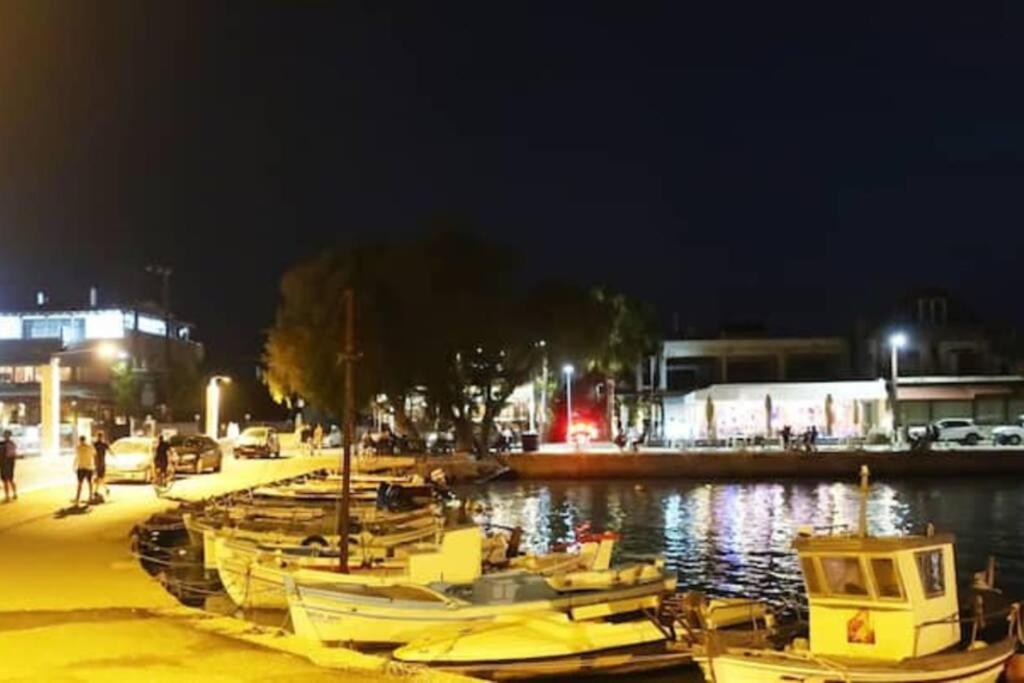 Πολυτελές Διαμέρισμα 3 Χαλκίδα-Παραλία Αυλίδος Paralia Avlidhos エクステリア 写真