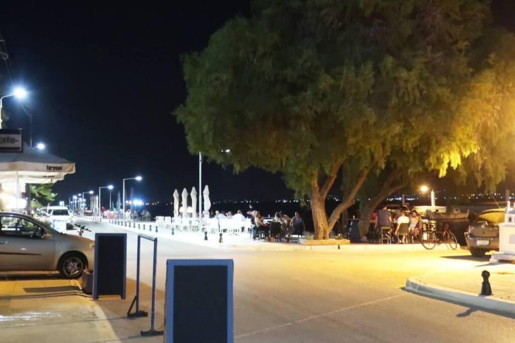 Πολυτελές Διαμέρισμα 3 Χαλκίδα-Παραλία Αυλίδος Paralia Avlidhos エクステリア 写真